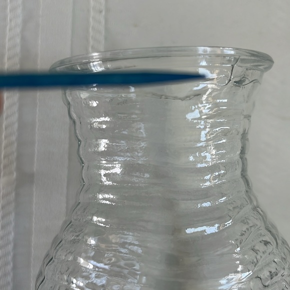 3 Clear Glass Vases Vintage Heights: 9" / 9" / 7.5" - Picture 13 of 13